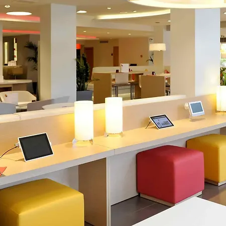 Ibis Cornella Hotel 2*