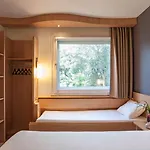 Ibis Cornella 2*