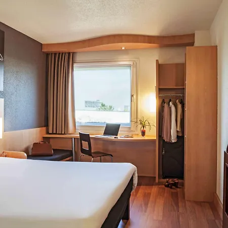 宜必思科尔内亚酒店 酒店