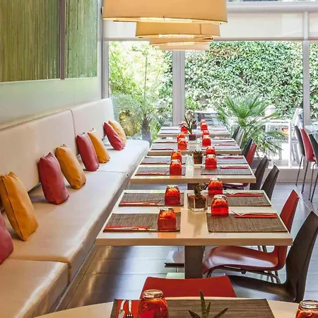 Ibis Cornella