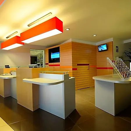Hotel Ibis Cornella 2*