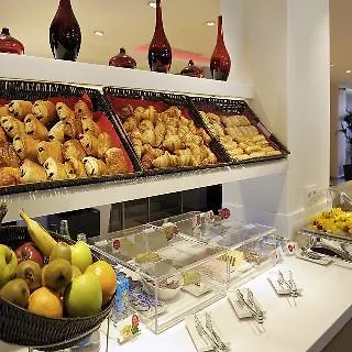 Hotel Ibis Cornella 2*