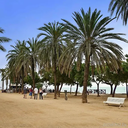 宜必思科尔内亚酒店 酒店 科尔内拉德罗布雷加特