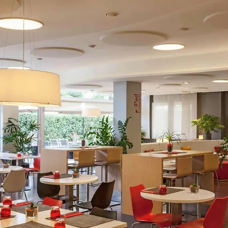 Ibis Cornella 2*