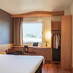 Hotel Ibis Cornella 2*