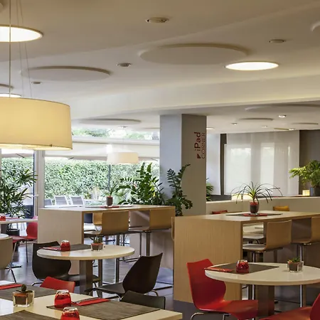Hotel Ibis Cornella