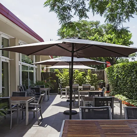 Ibis Cornella Szálloda 2*