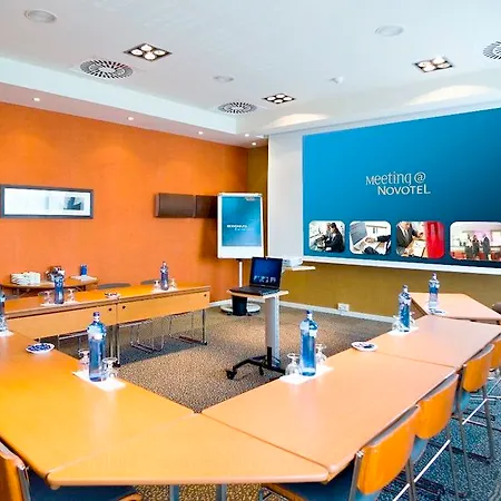 Hotel Ibis Cornella 2*