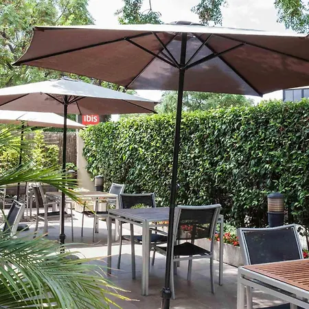 Ibis Cornella מלון