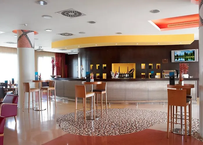 Ibis Cornella מלון קורנלה דה יוברגאט