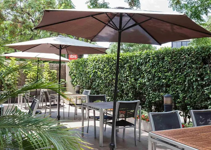 Ibis Cornella מלון